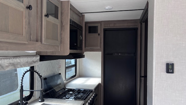 2022 Forest River Surveyor Legend 203RKLE - Image 6