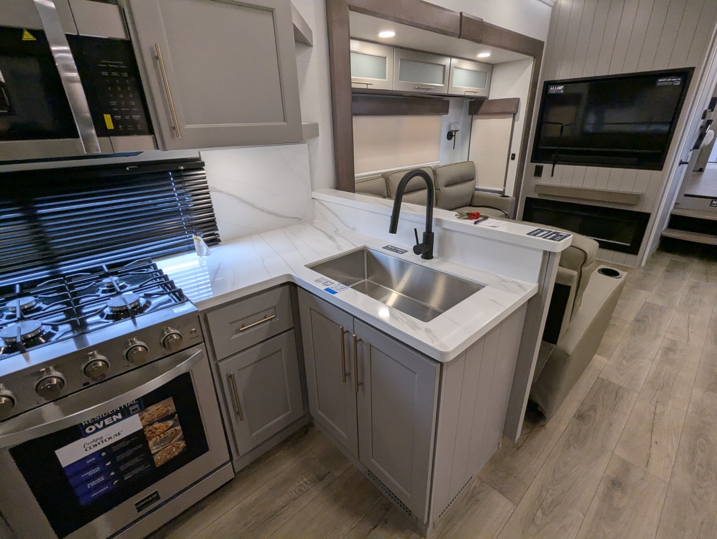 2026 Alliance RV Paradigm 382RK - Image 36