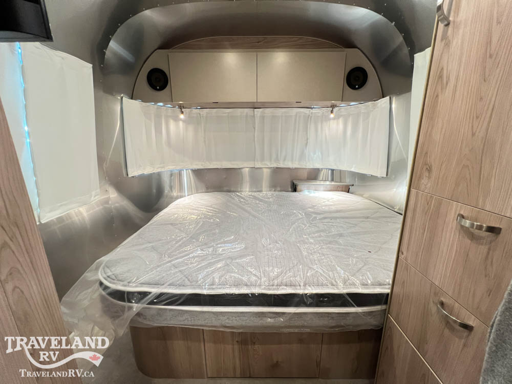 2027 Airstream Flying Cloud 23FBQ - Image 22