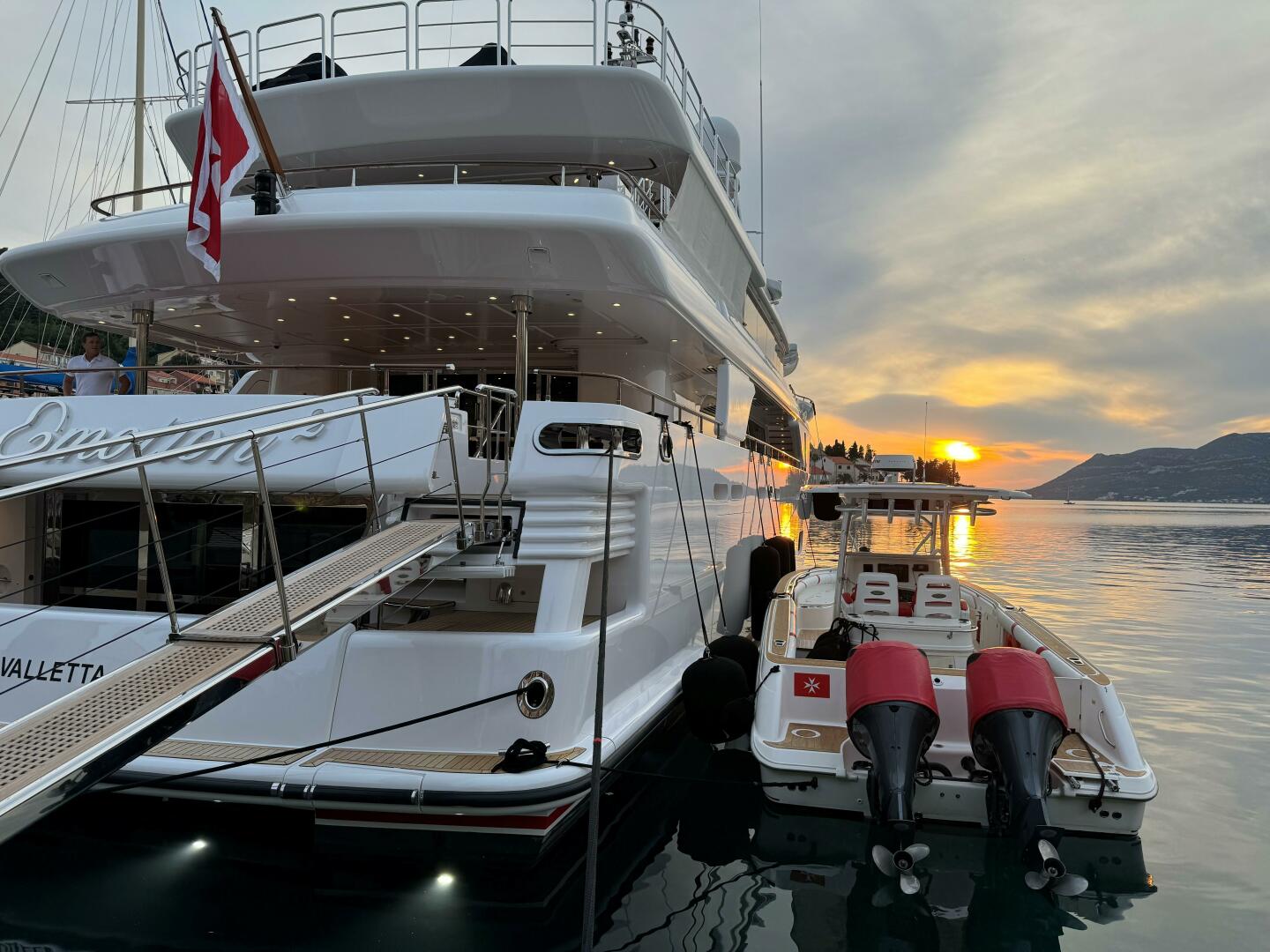 2007 CRN Pilothouse - Image 81