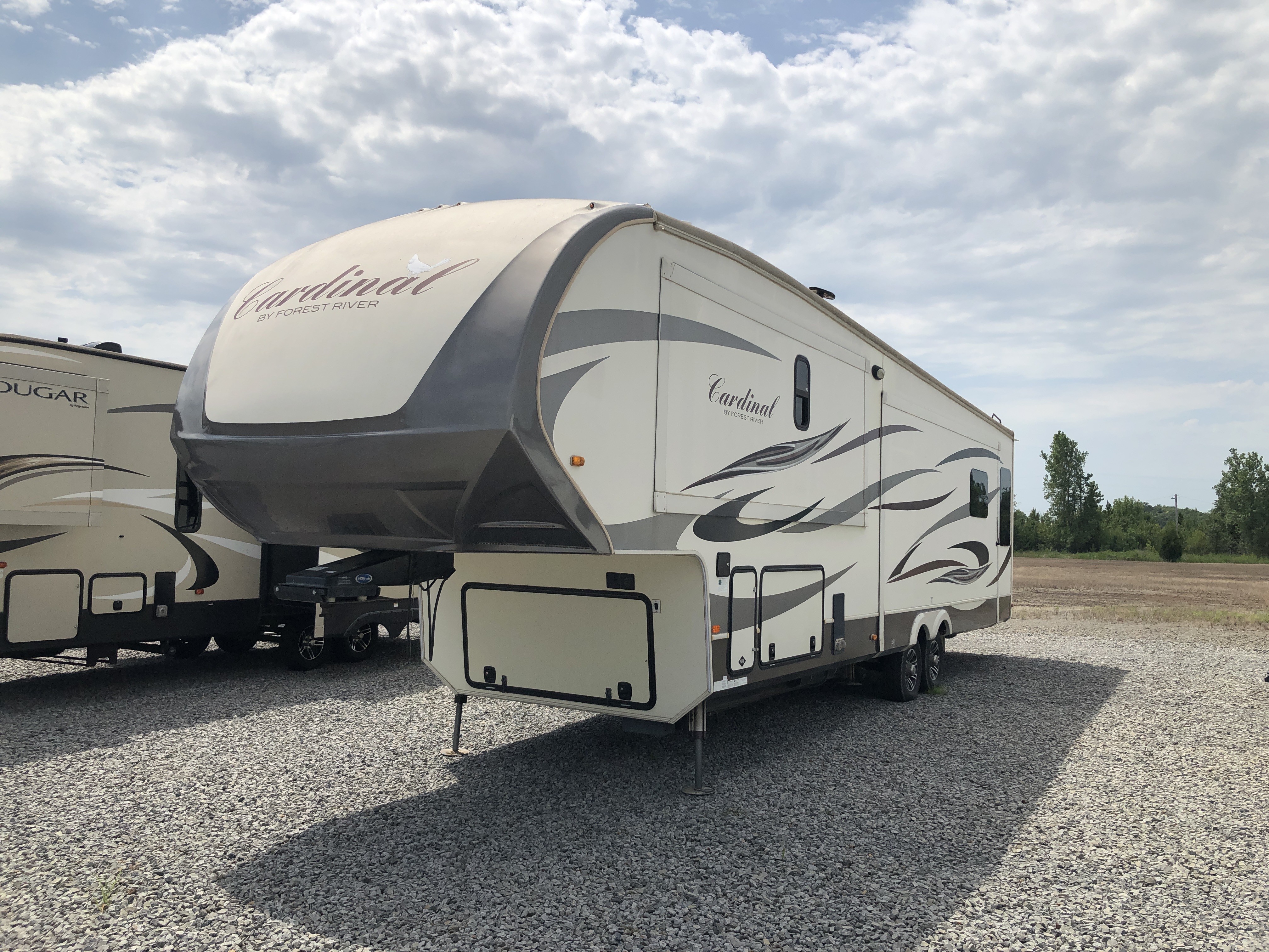 2016 Forest River Cardinal 3850RL - Image 3
