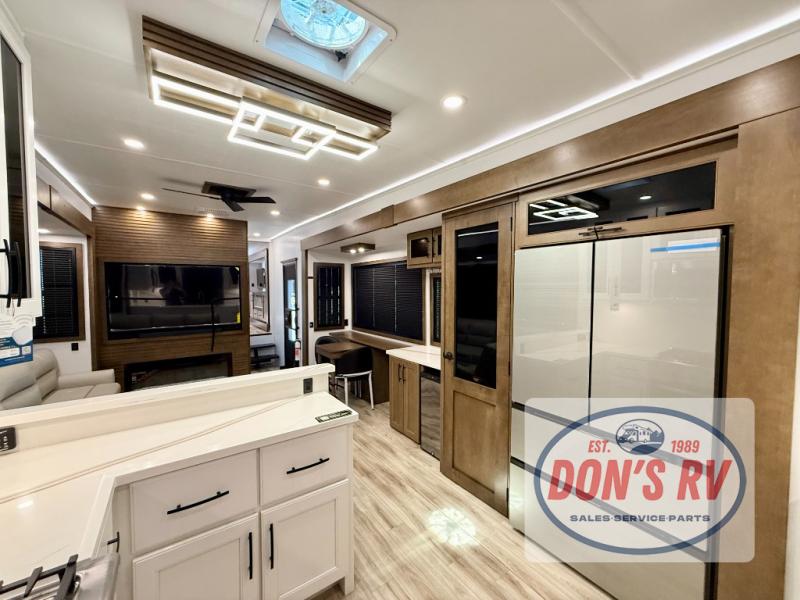 2026 Montana 3900RK - Image 32
