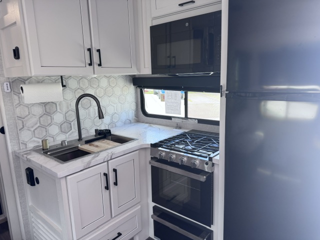 2025 JAYCO EAGLE HT 275RBCS - Image 4