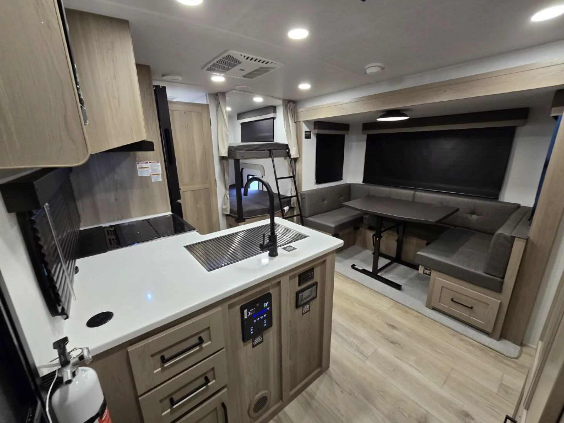 2026 FOREST RIVER ROCKWOOD MINI LITE 2520BH - Image 6
