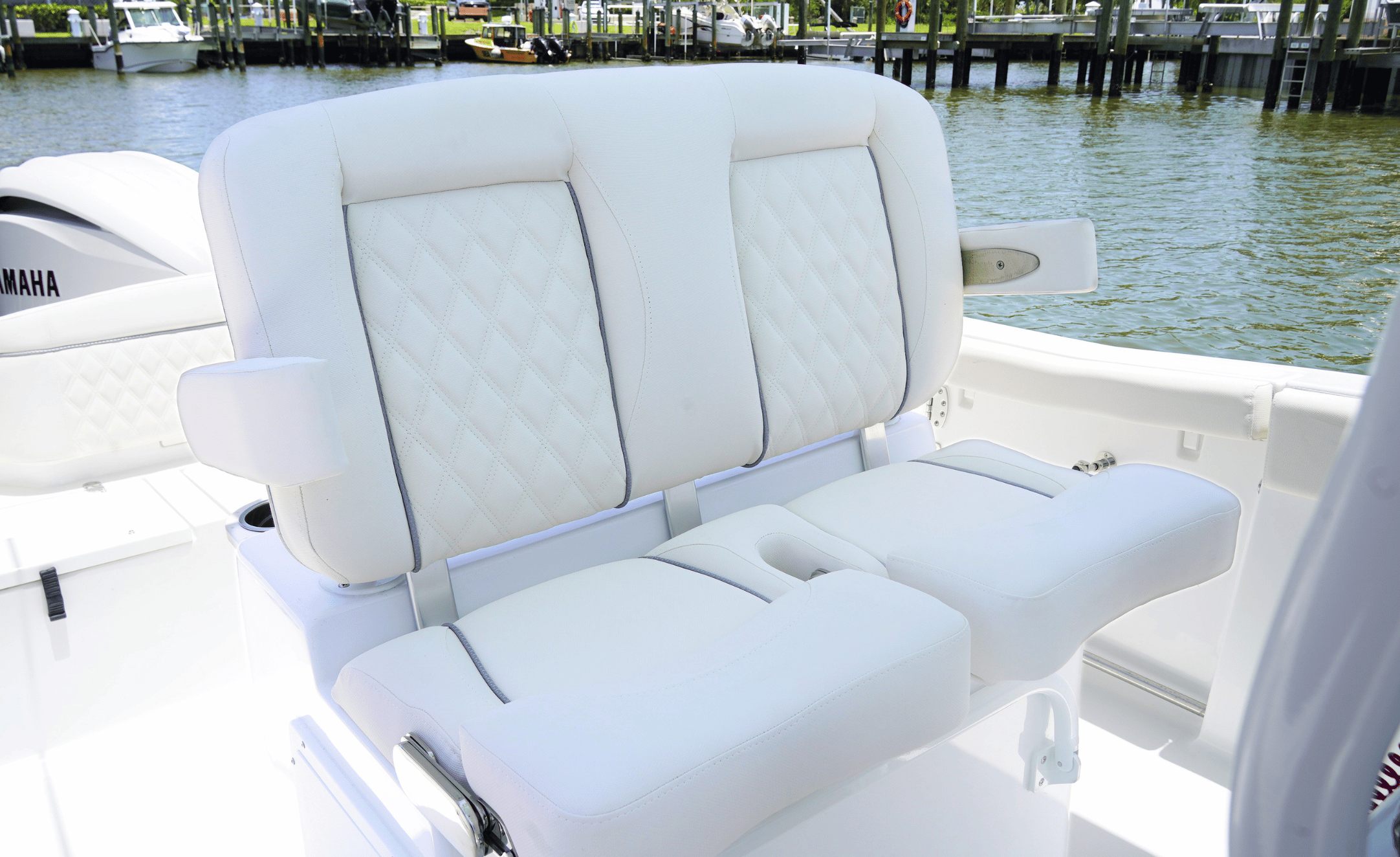 2027 SEA HUNT ULTRA 255SE - Image 25
