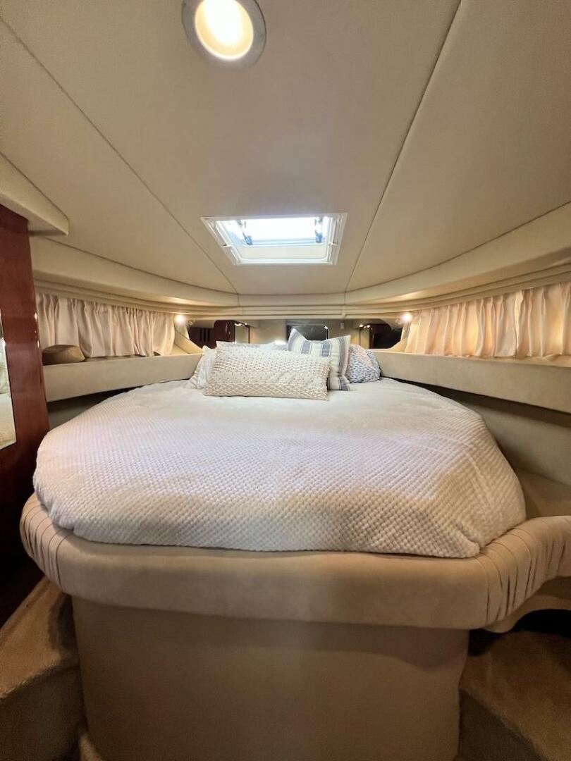 2004 Sea Ray 380 Sundancer - Image 44