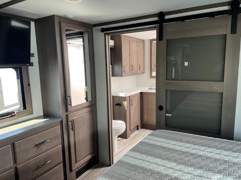 2023 Grand Design Solitude 380FL - Image 7