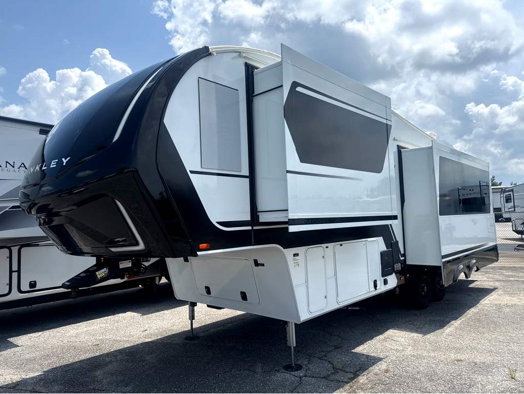 2024 BRINKLEY MODEL Z 2900 - Image 2