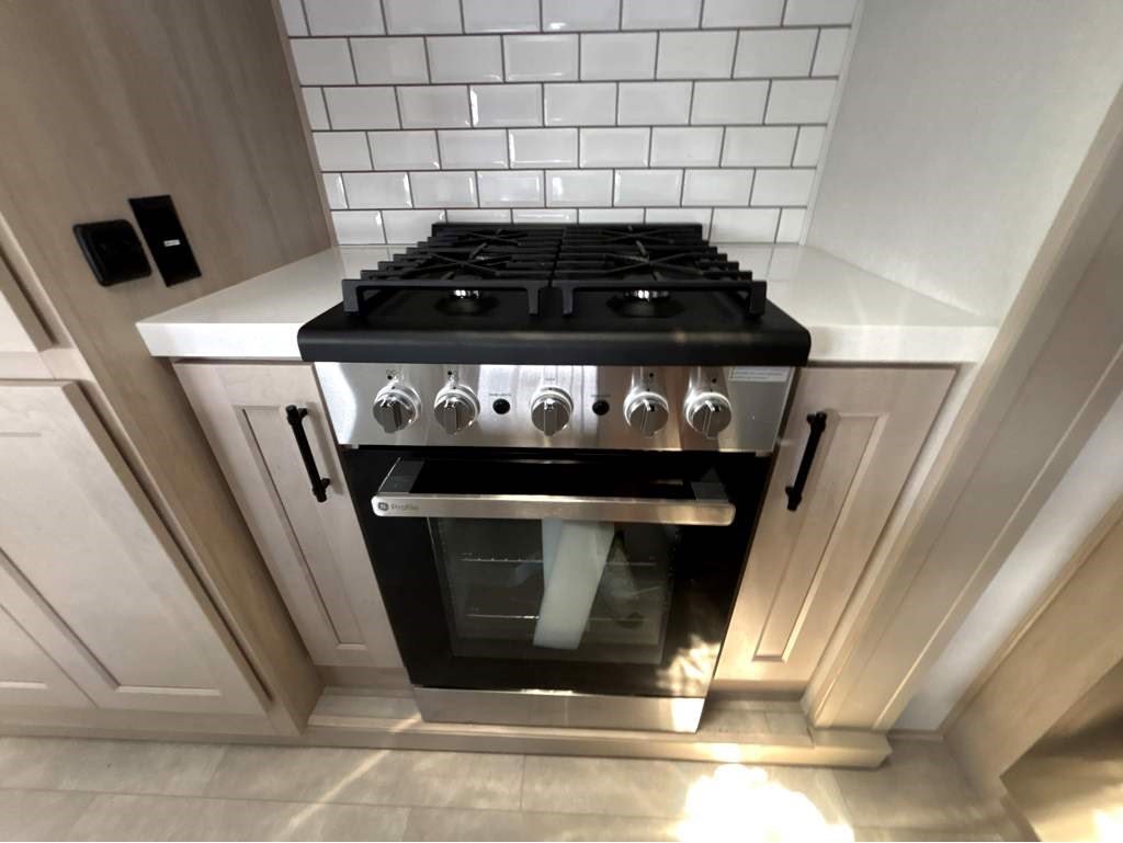2026 GRAND DESIGN SOLITUDE 390RK - Image 13