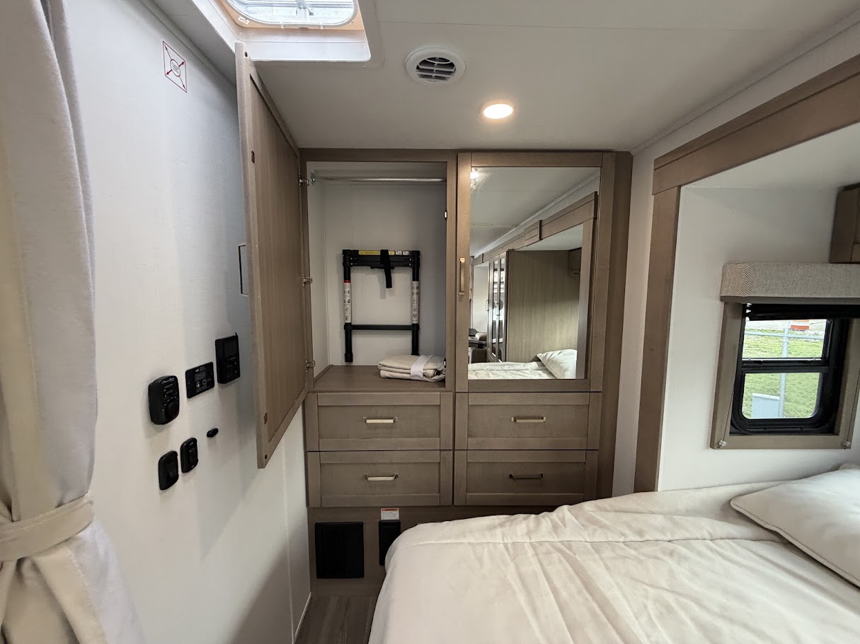 2027 JAYCO REDHAWK 24B - Image 42