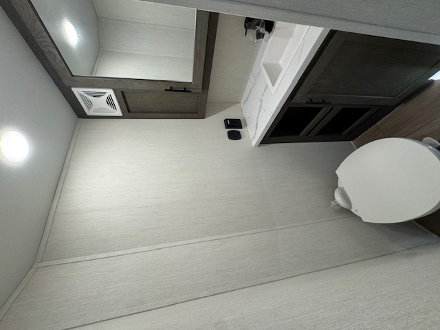 2026 CHEROKEE ARCTIC WOLF 3950 SUITE - Image 18
