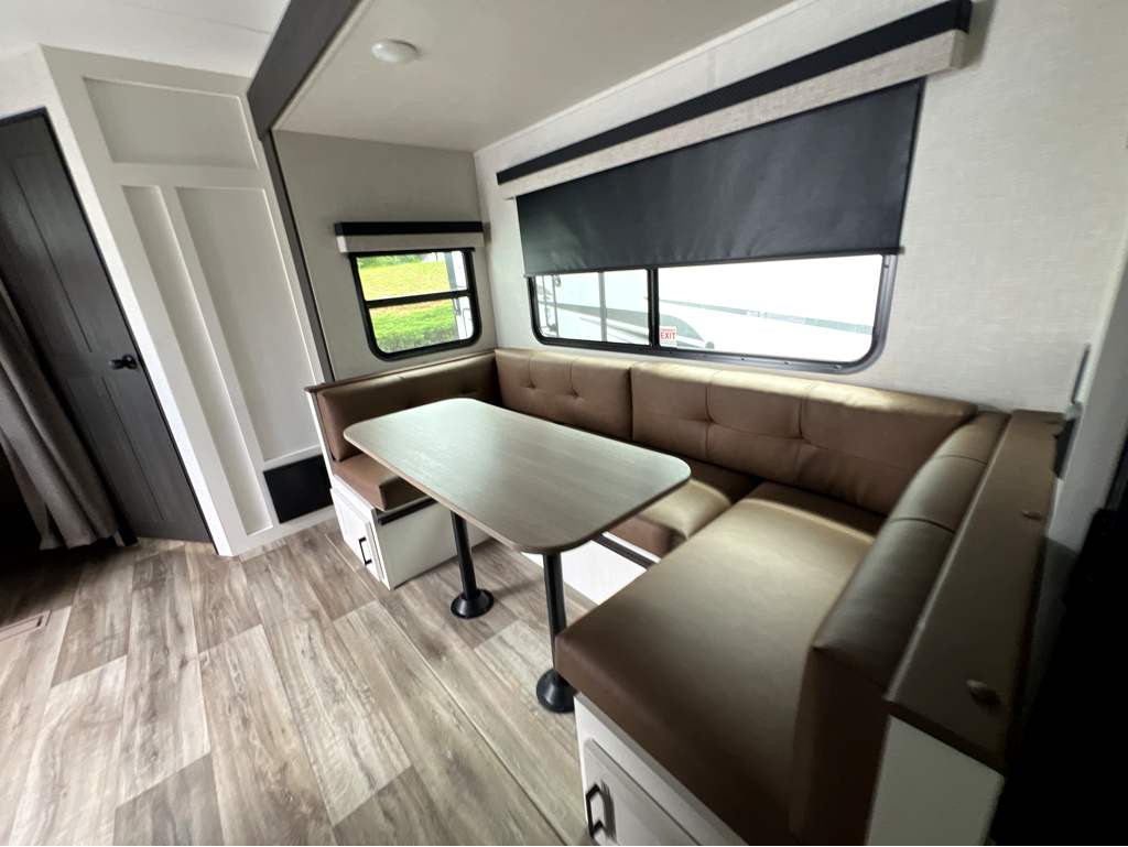 2026 VENTURE RV SPORTTREK 261VBH - Image 7