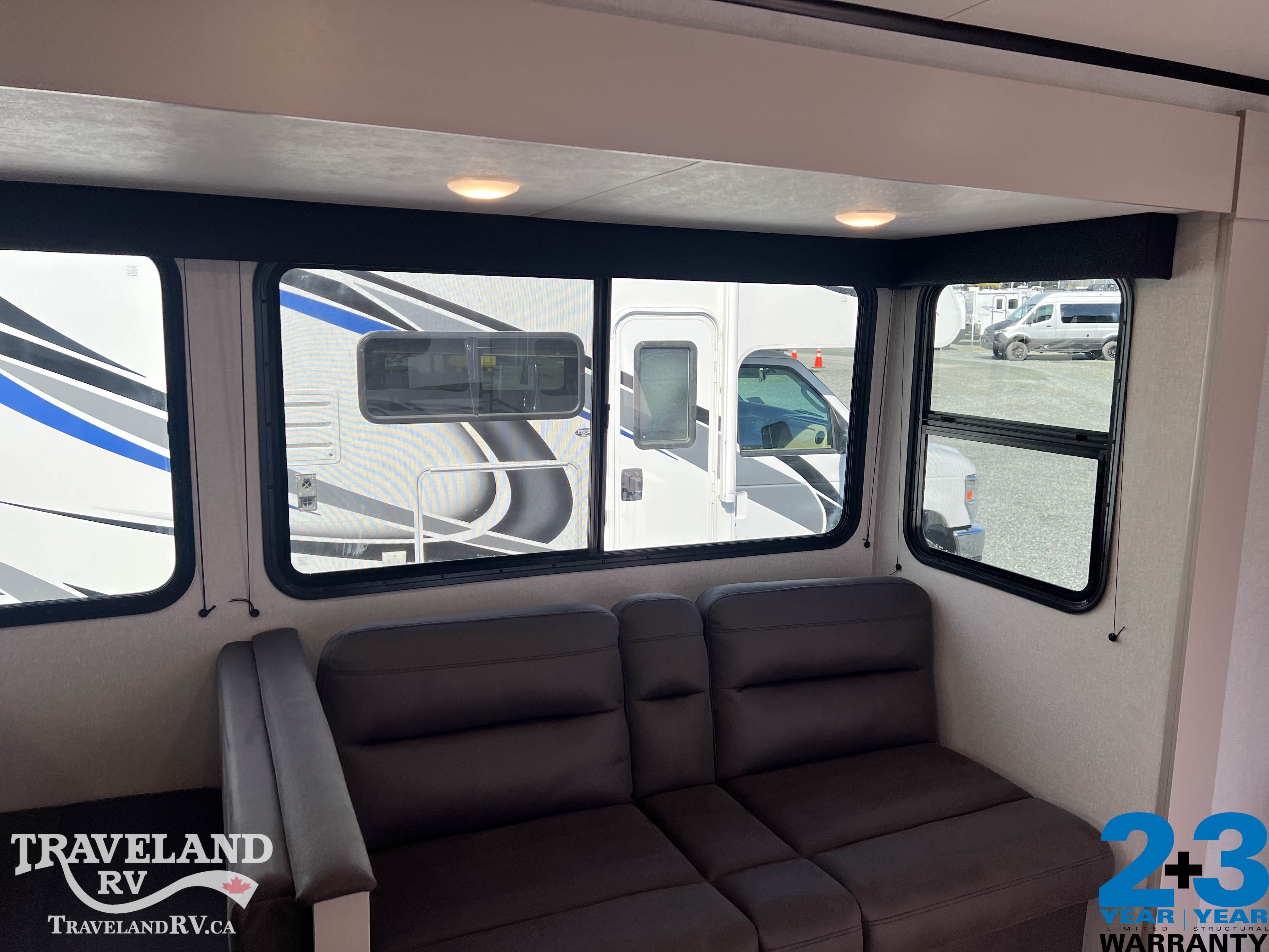 2026 JAYCO Jay Feather 26BHSL - Image 11