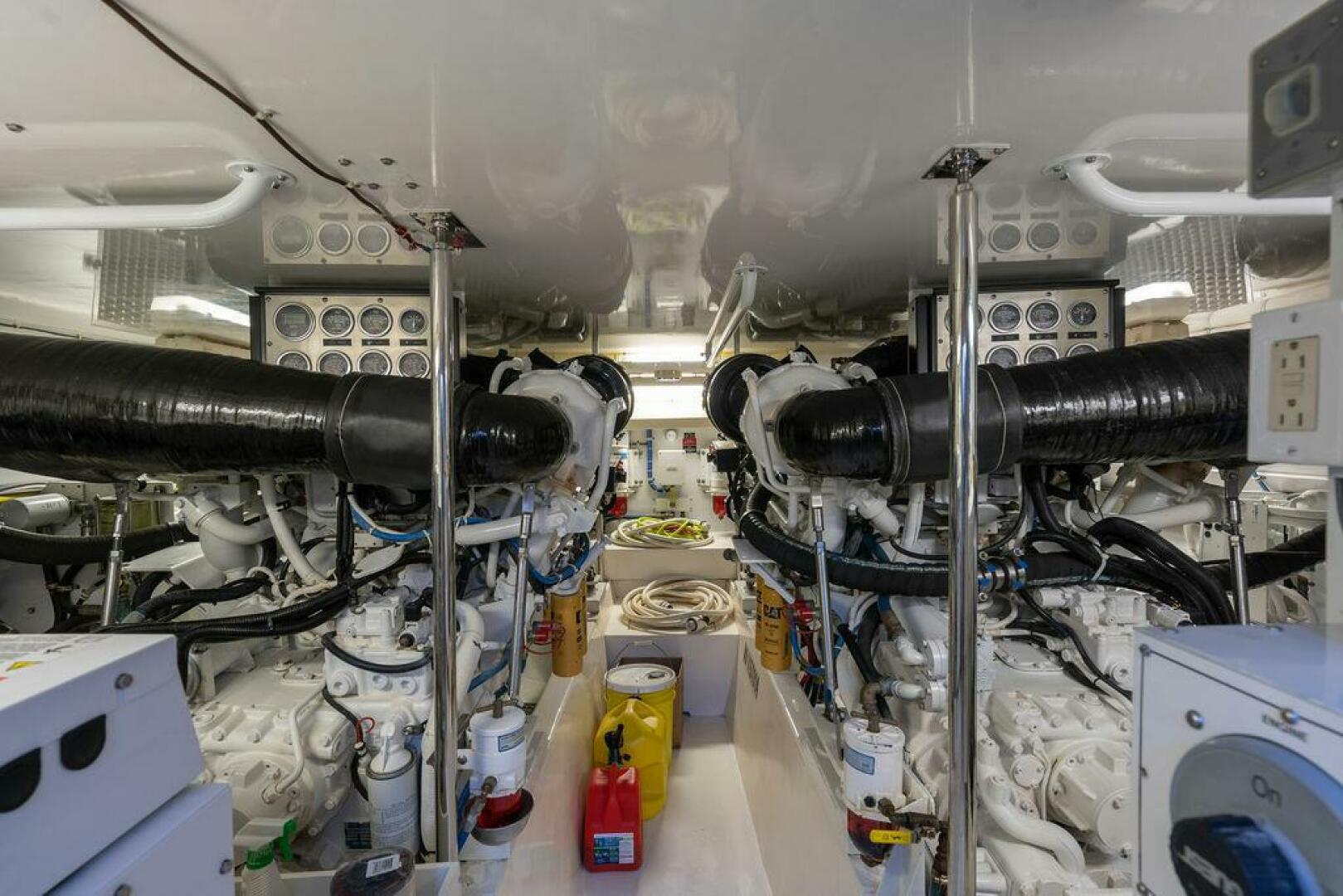 2005 Hatteras Enclosed Bridge - Image 29