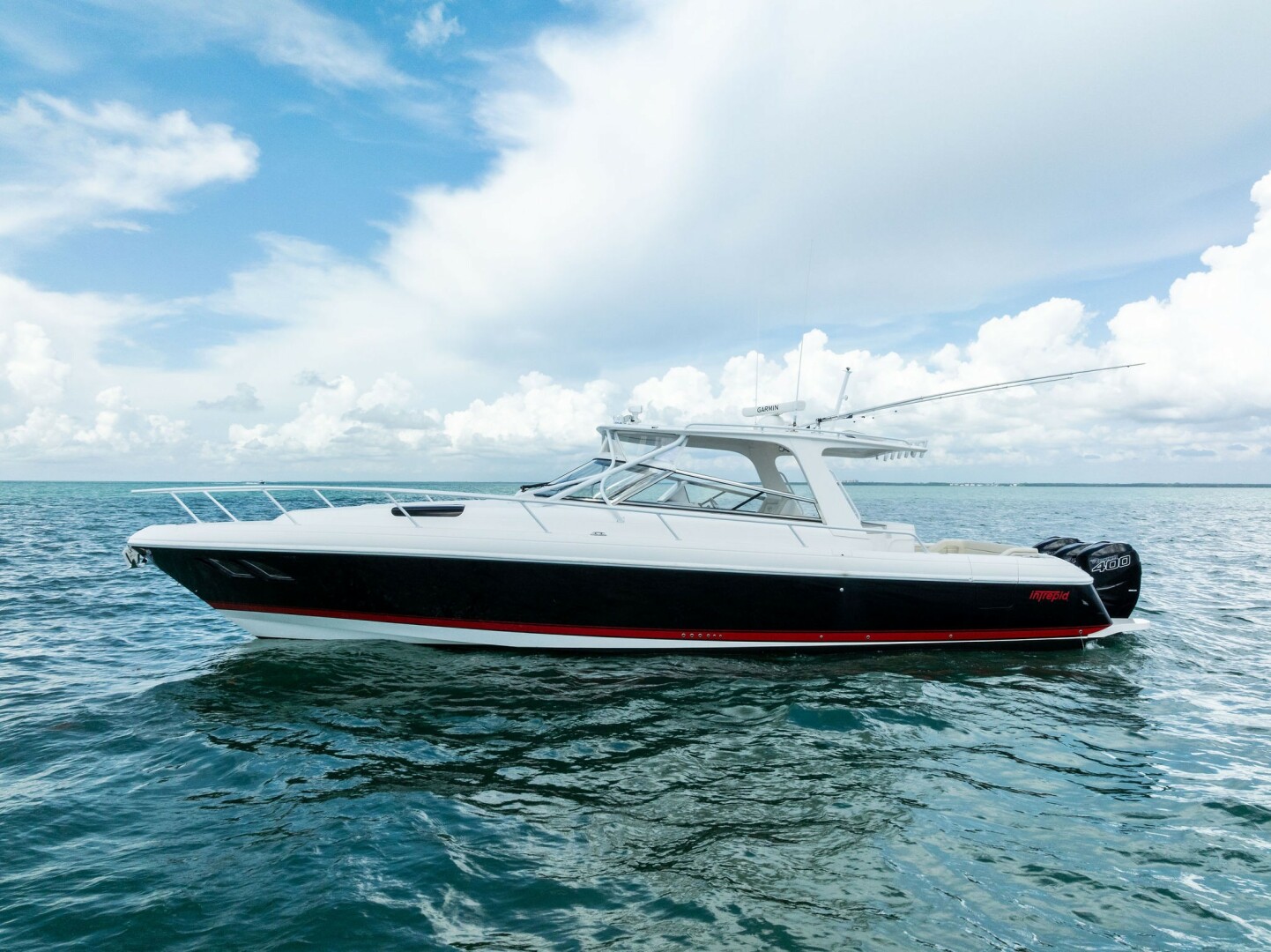 2018 Intrepid 430 Sport Yacht - Image 1