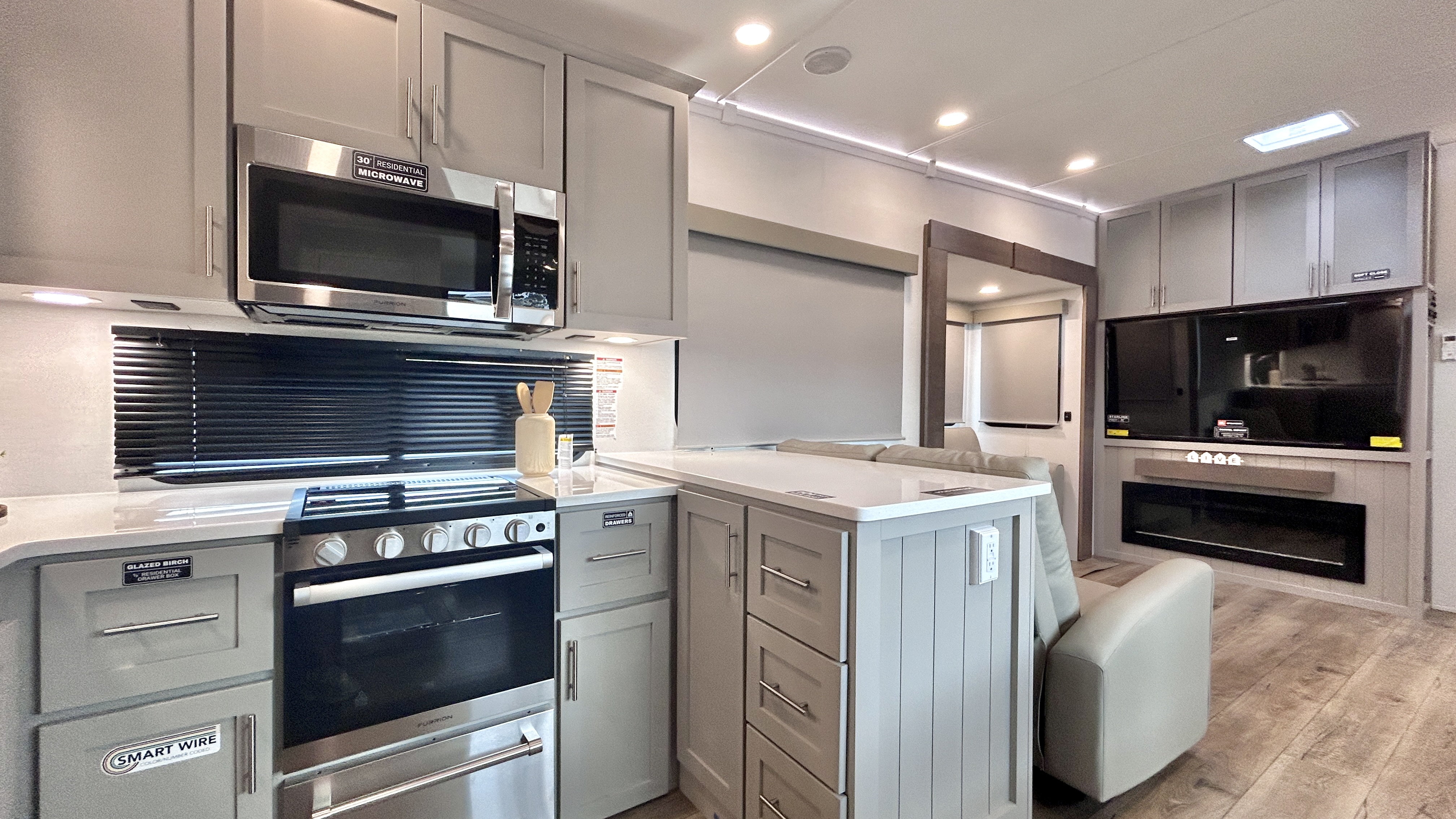 2026 Alliance RV Avenue 35RKS - Image 12