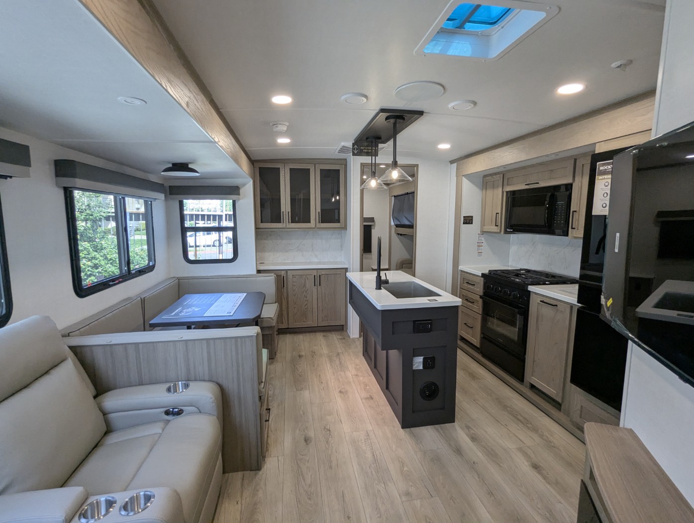 2026 Forest River Rockwood Signature 8336BH - Image 17