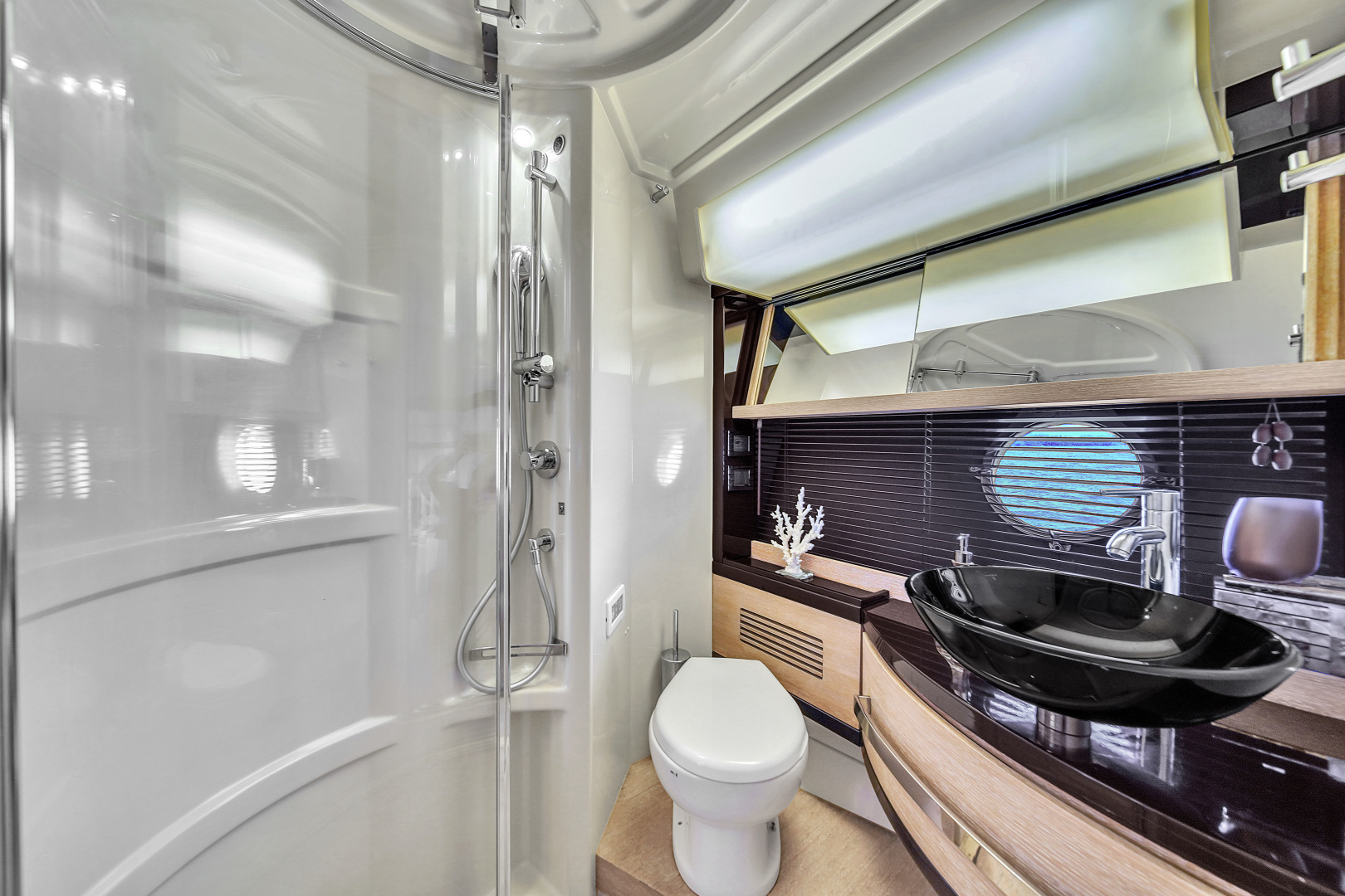 2012 Azimut 64 FLY - Image 76