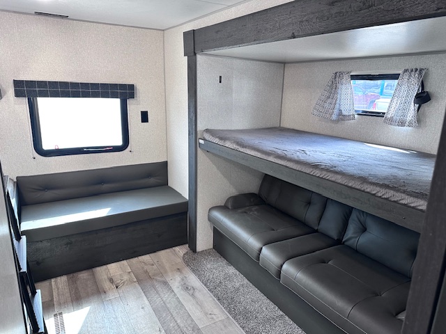2022 KZ RV Sportsmen SE 332BHKSE - Image 14