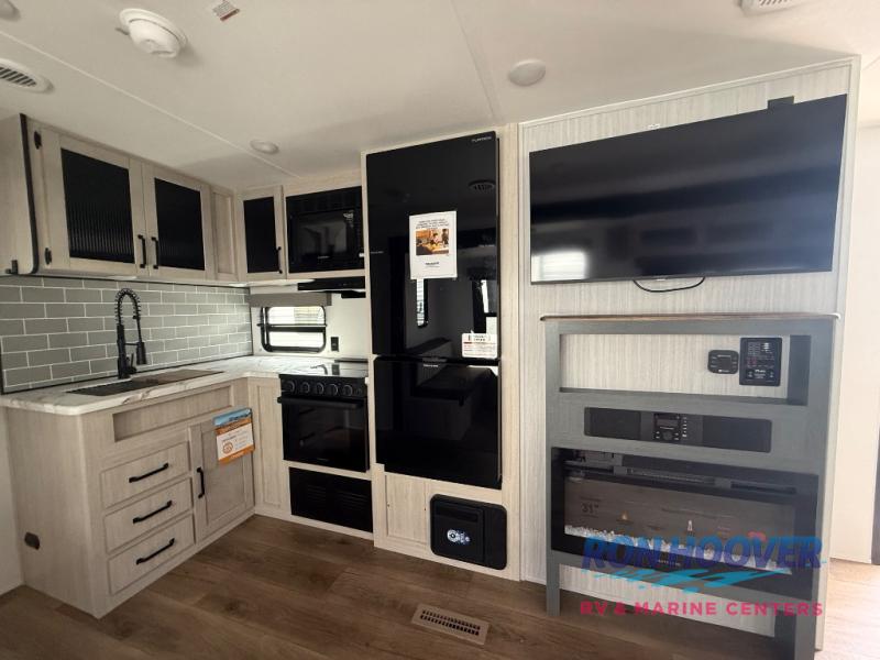 2026 PALOMINO 337BH - Image 10