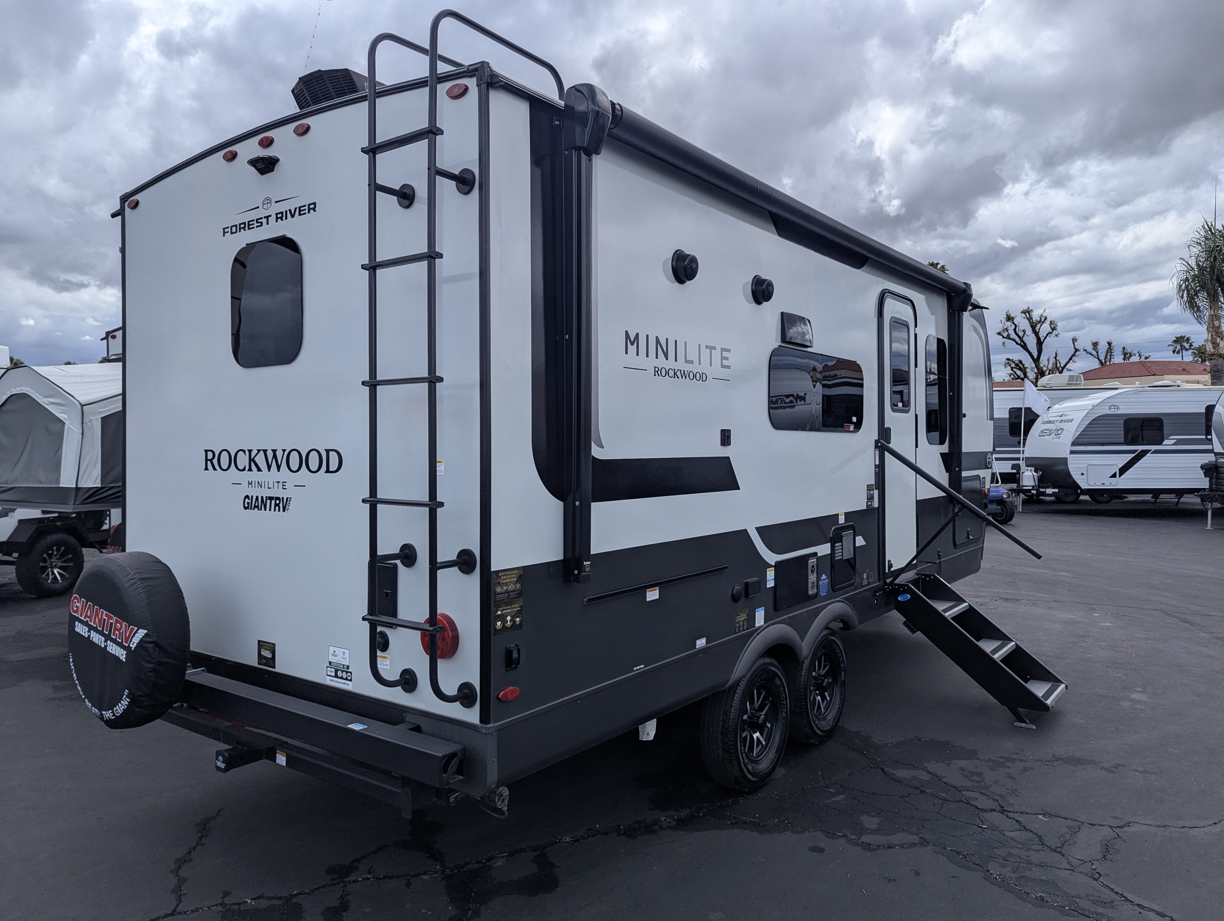 2026 Forest River Rockwood Mini Lite 2214S - Image 5