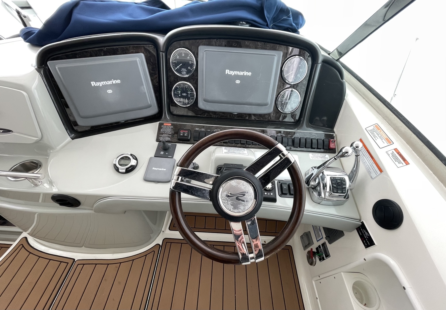 2010 Sea Ray 390 Sundancer - Image 8