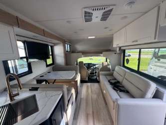 2027 THOR MOTOR COACH MAGNITUDE GA31 - Image 9