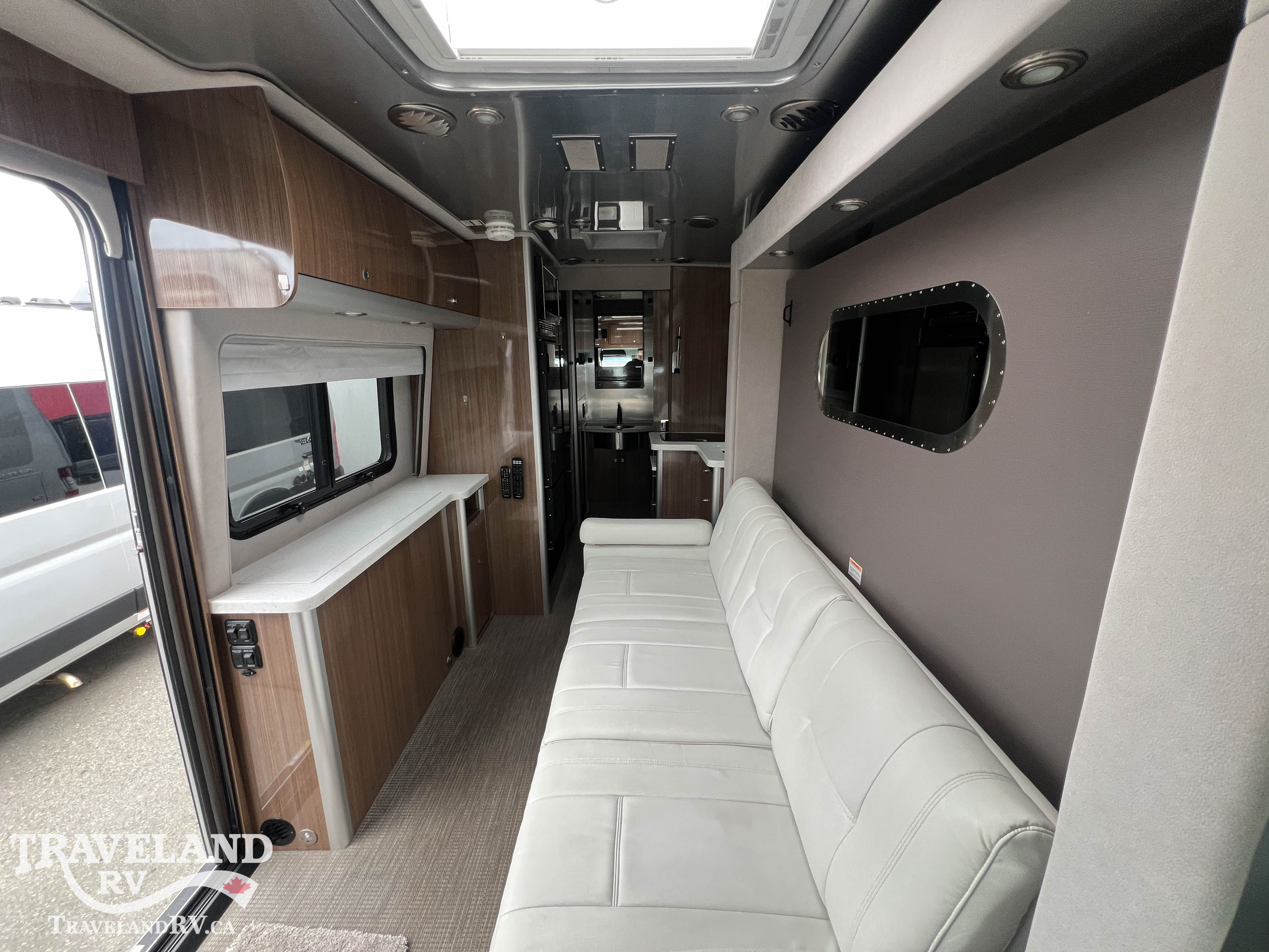 2019 Airstream Atlas Murphy Suite - Image 3