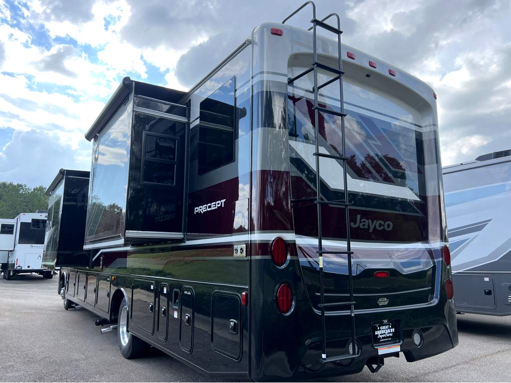 2027 JAYCO PRECEPT 36C - Image 3