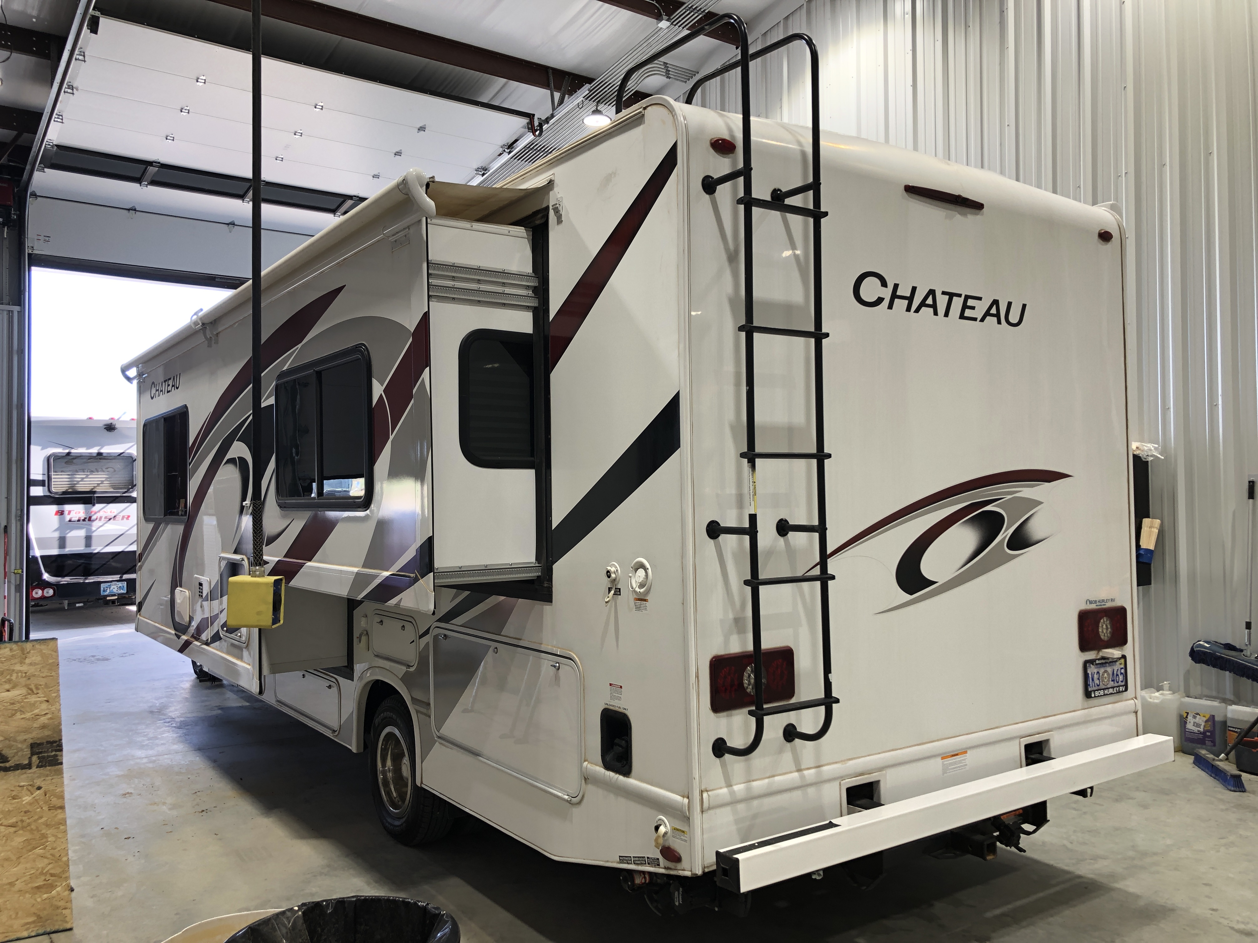2023 Thor Motor Coach Chateau 27R - Image 4