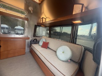 2027 AIRSTREAM FRANK LLOYD WRIGHT 28RBT - Image 11