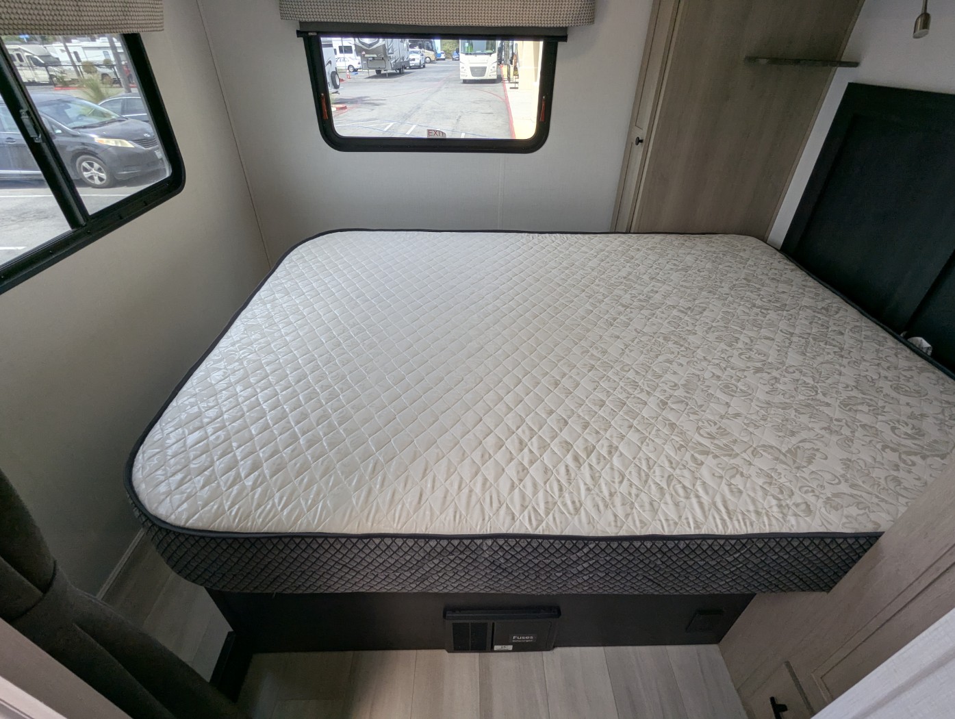 2026 FOREST RIVER SUNSEEKER 2750SLE - Image 28