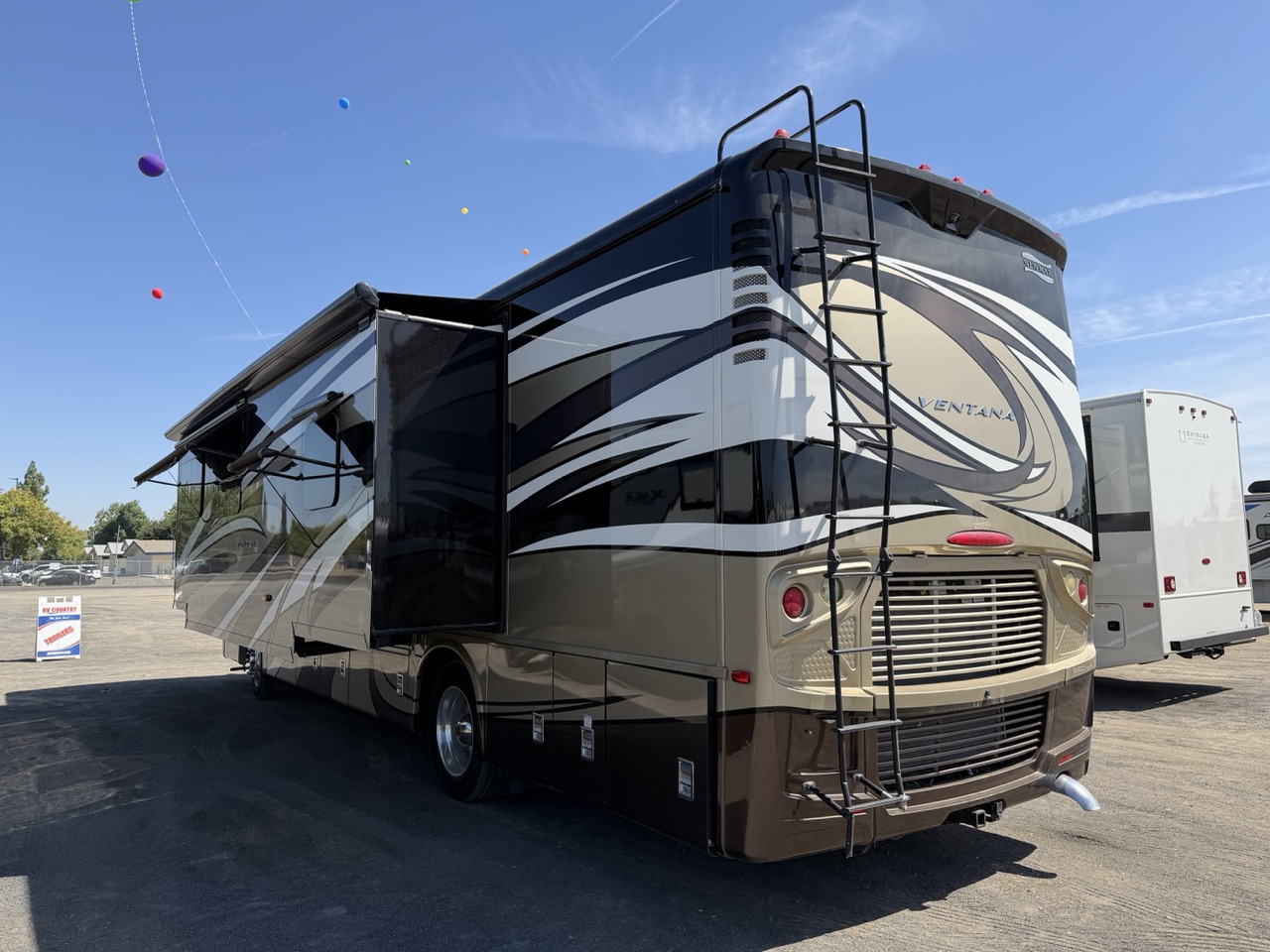 2015 Newmar Ventana 3636 - Image 2