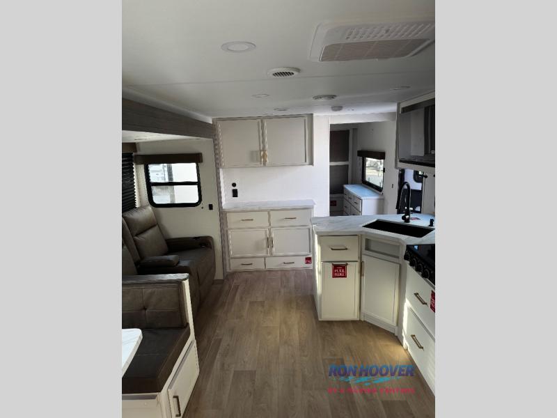 2026 GRAND DESIGN 335BHT - Image 16
