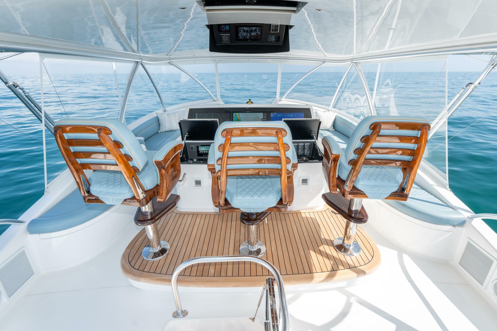 2025 Viking 90 Convertible - Image 11