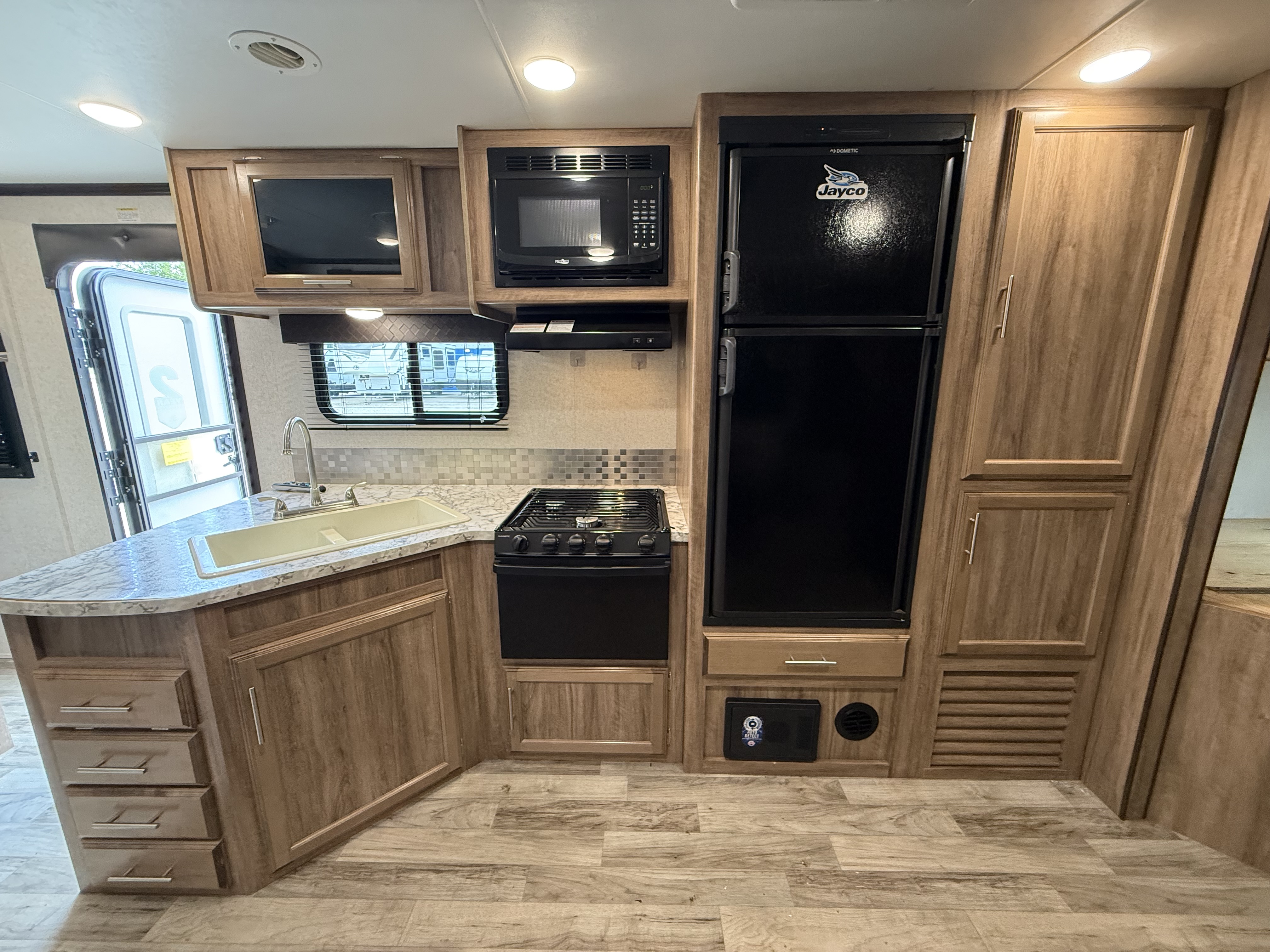 2018 Jayco Jay Feather 25BH - Image 14
