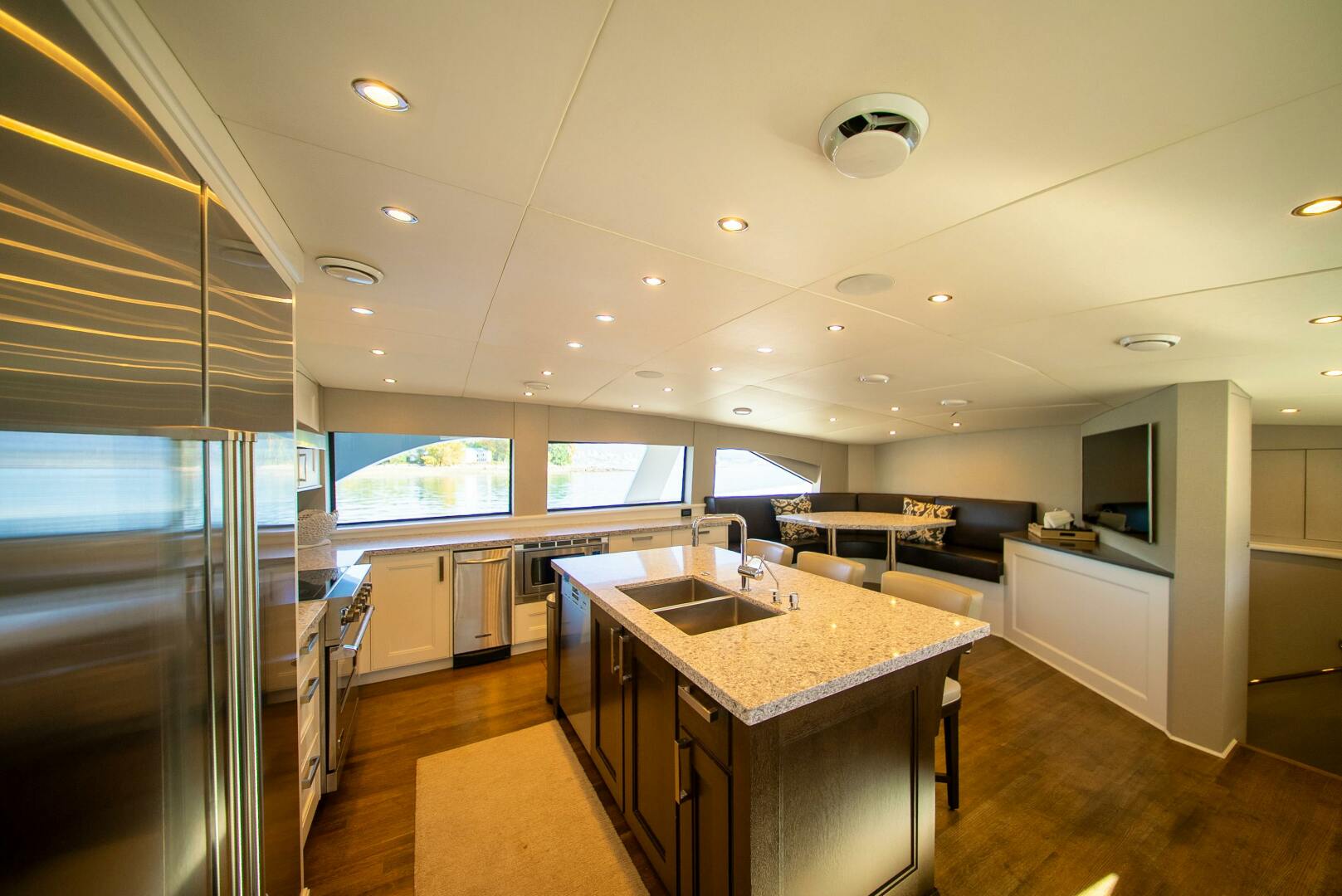 1992 Crescent Custom Yachts Custom - Image 12
