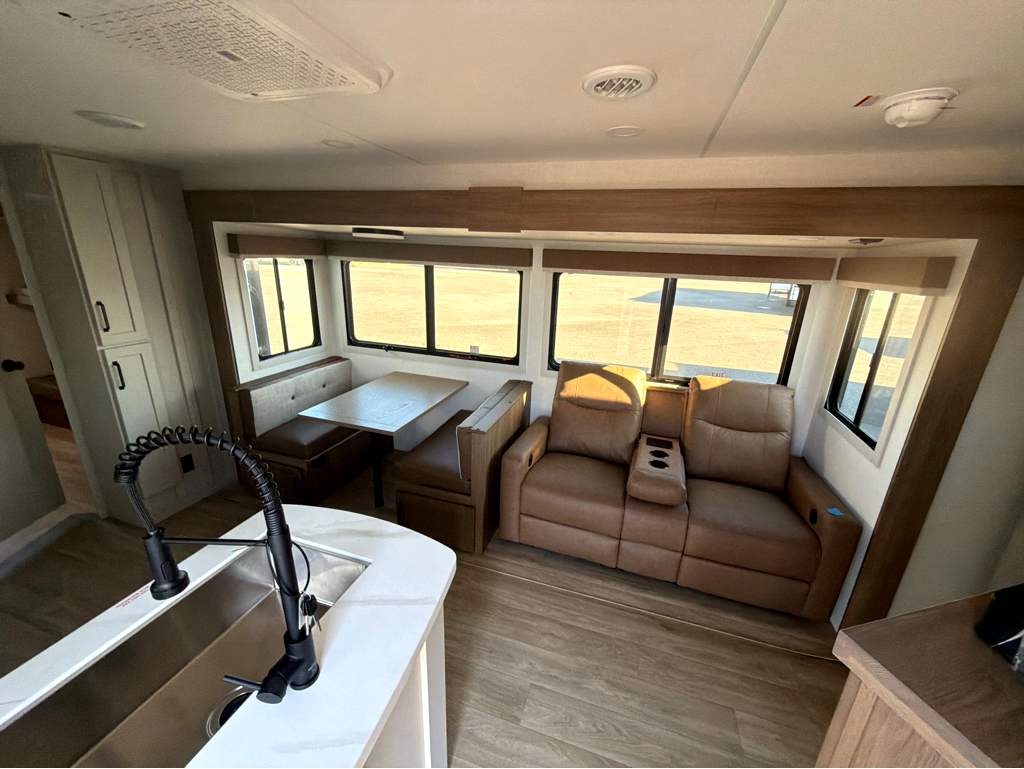 2027 VENTURE RV SPORTTREK 343VBH - Image 15