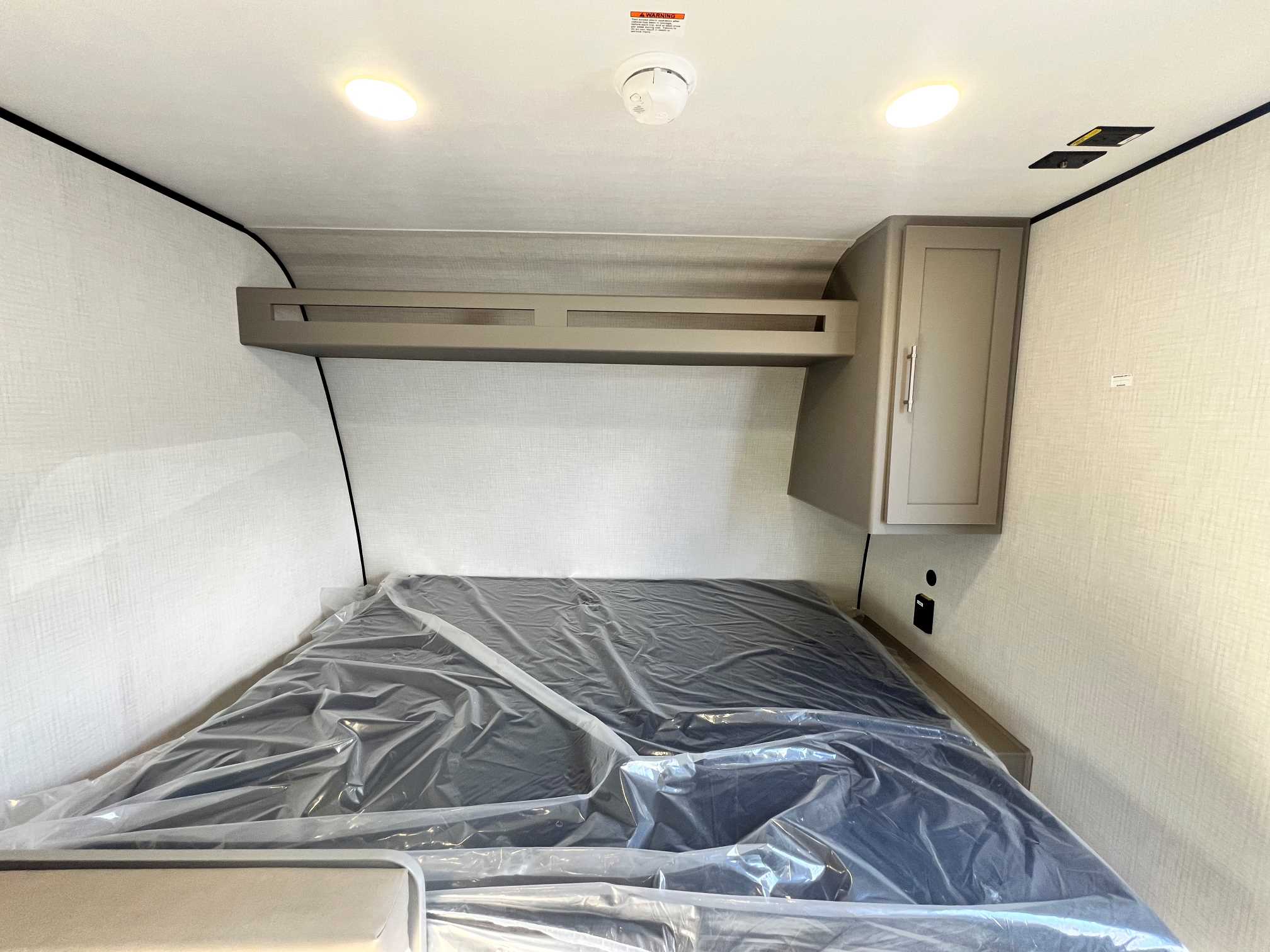 2027 Keystone Hideout Mini 161BH - Image 16