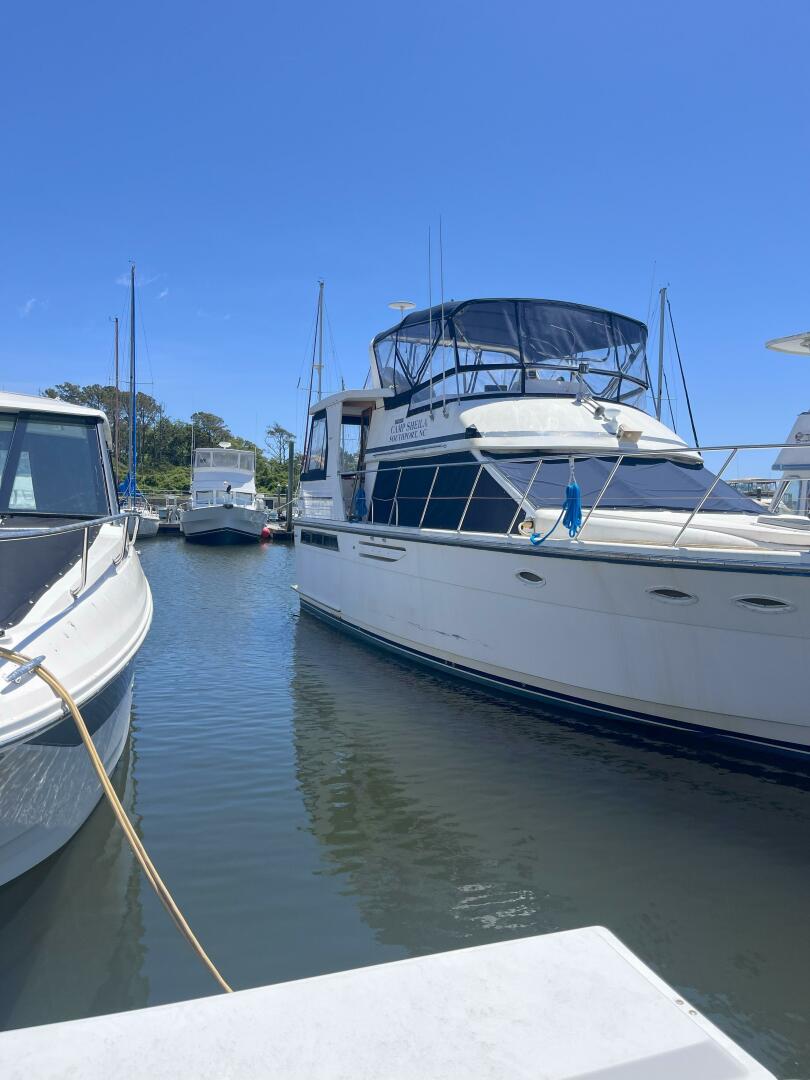 1990 Jefferson 43 Sundeck - Image 4