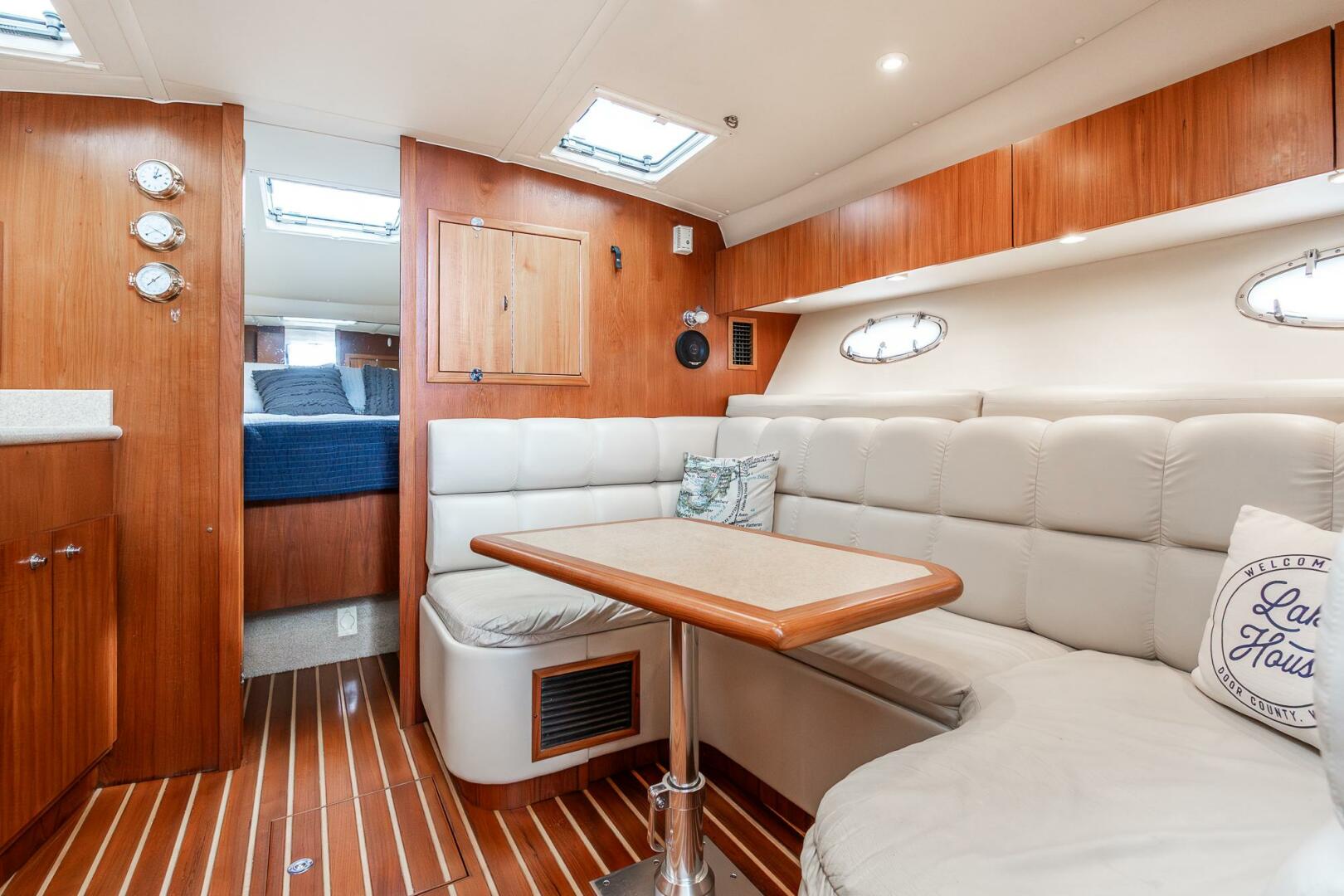 2002 Tiara Yachts 35 Open - Image 10