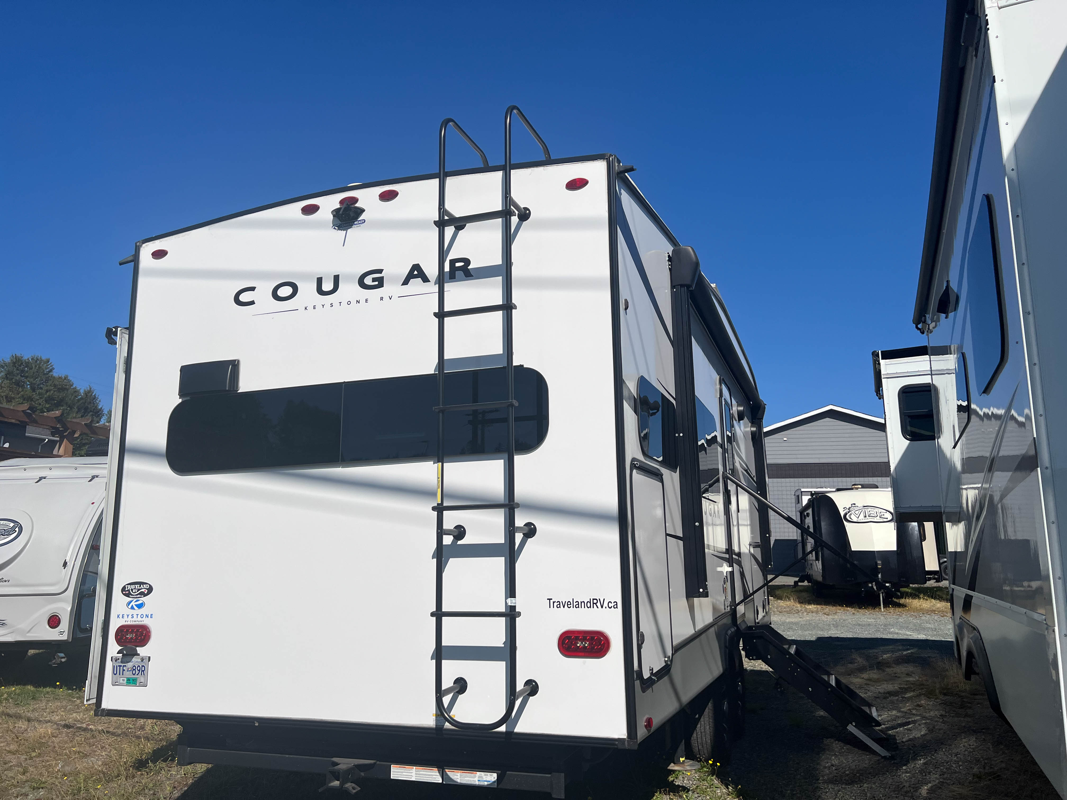 2024 Keystone Cougar Half-Ton 23MLE - Image 6