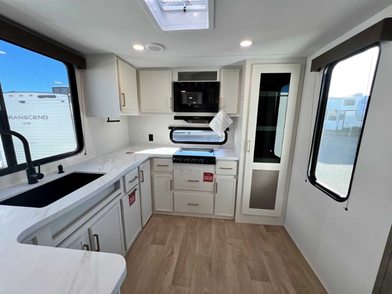 2026 Grand Design Transcend 285RKT - Image 9