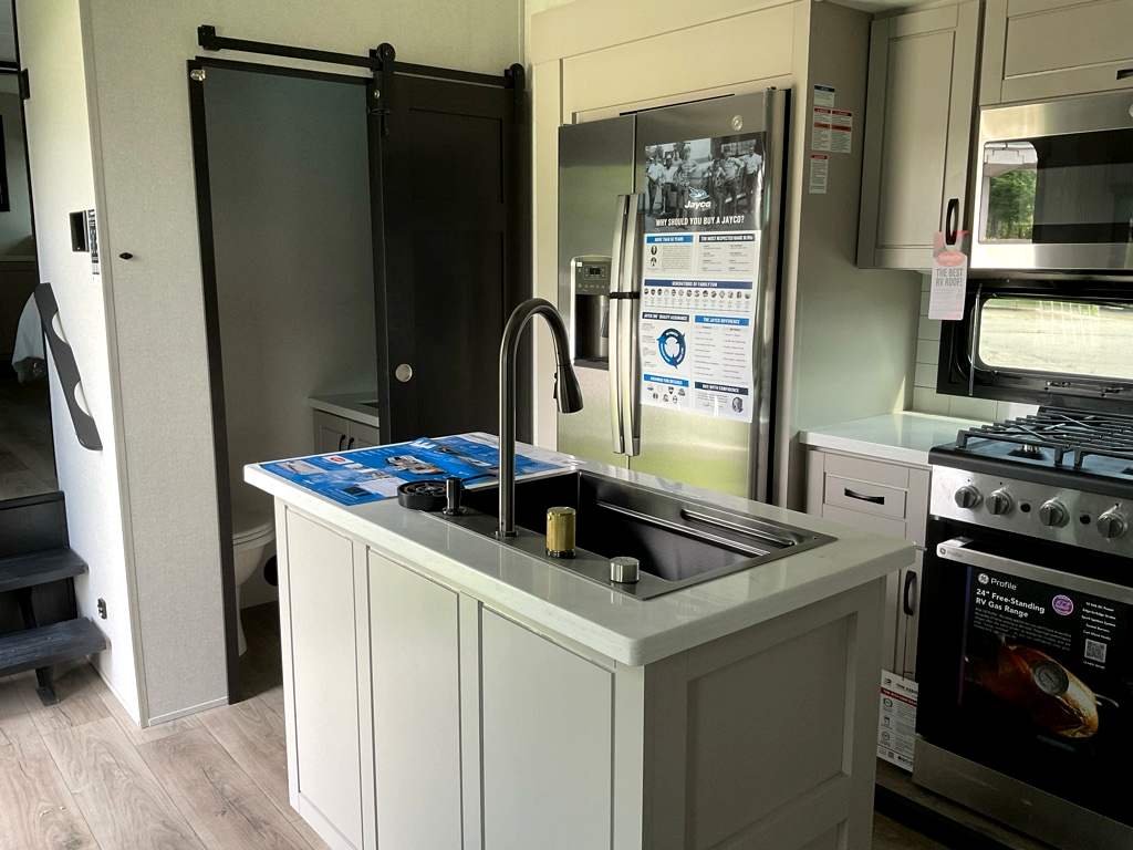 2026 JAYCO NORTH POINT 382 FLRB - Image 7