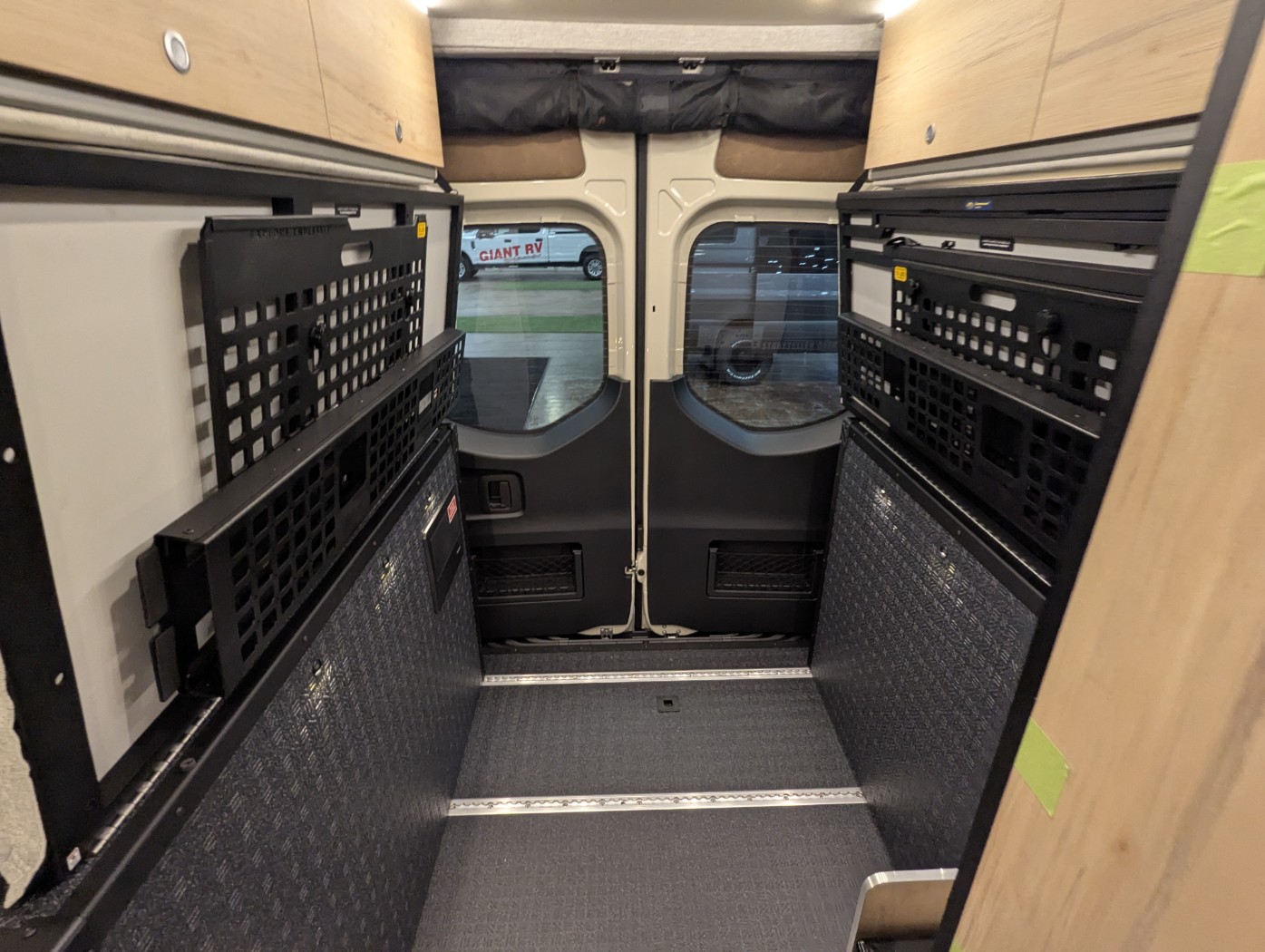 2026 Storyteller Overland CLASSIC MODE XO - Image 26