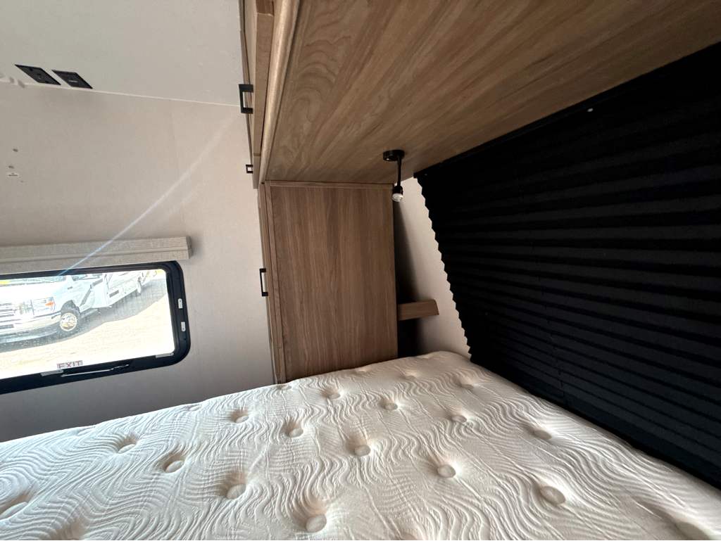 2025 FOREST RIVER FREEDOM EXPRESS 274RKS - Image 24