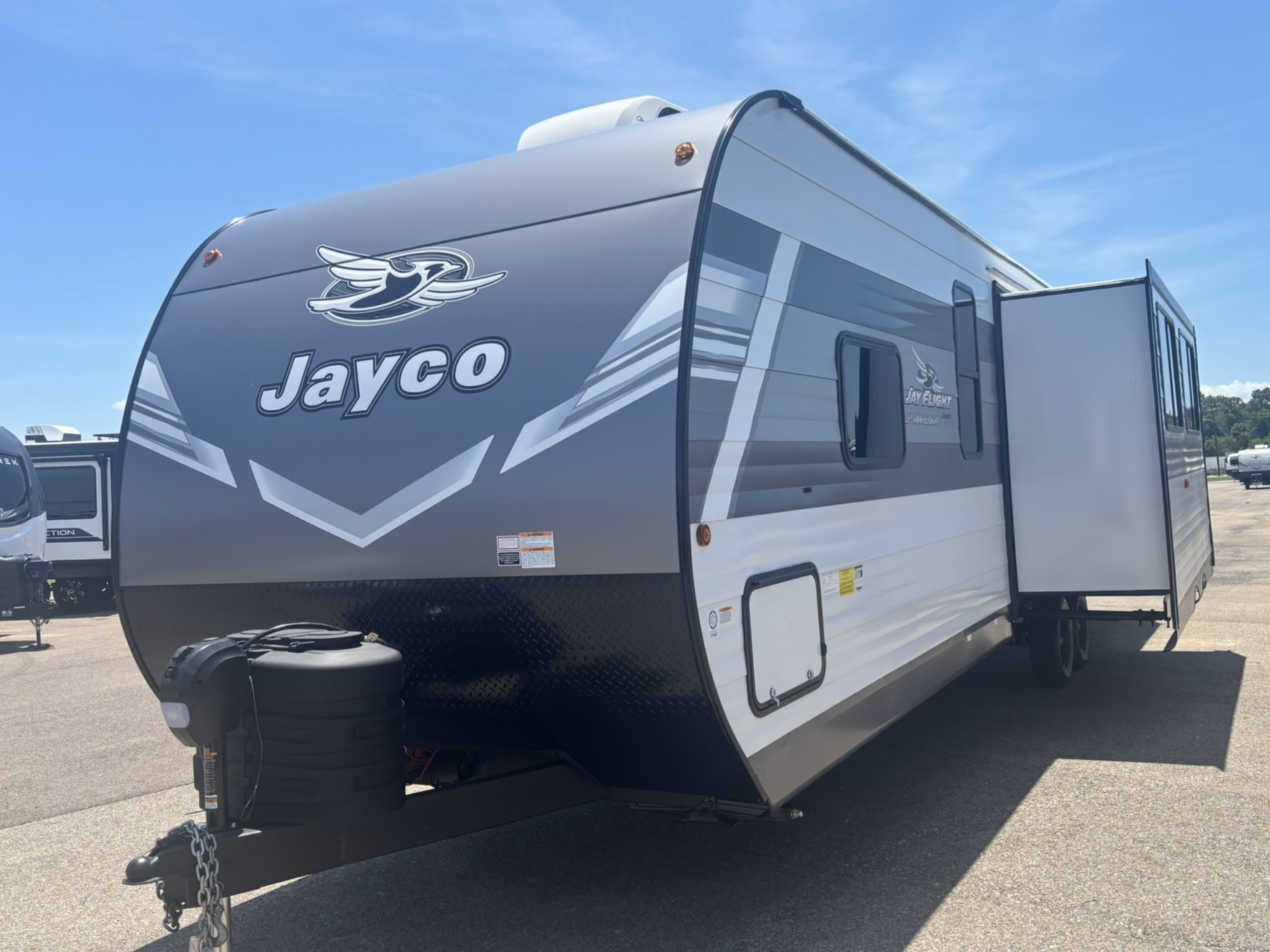 2027 JAYCO JAY FLIGHT 295TBS - Image 2