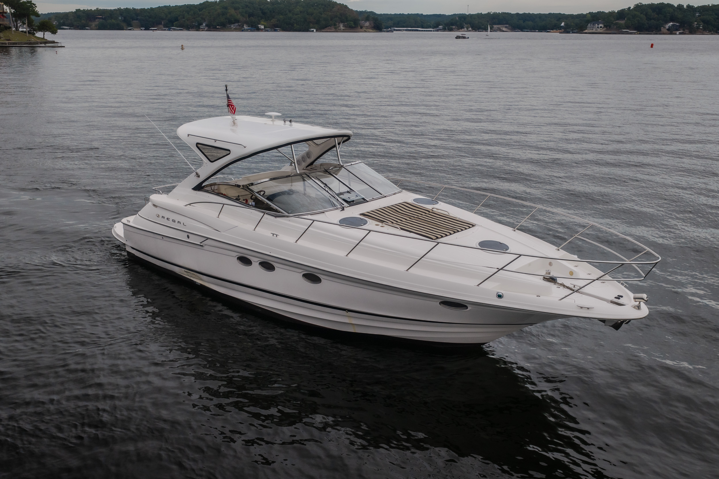 2009 Regal 4460 Express Cruiser - Image 2