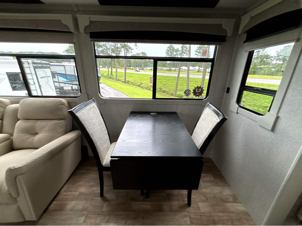 2025 CROSSROADS REDWOOD REGENCY 3721FDB - Image 8