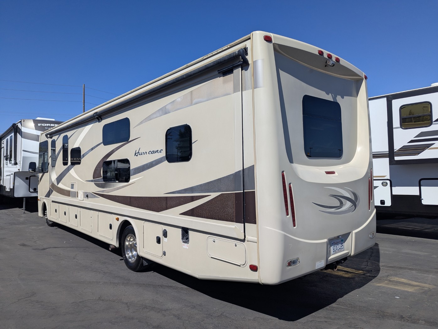 2016 Thor Motor Coach Hurricane 34J - Image 3